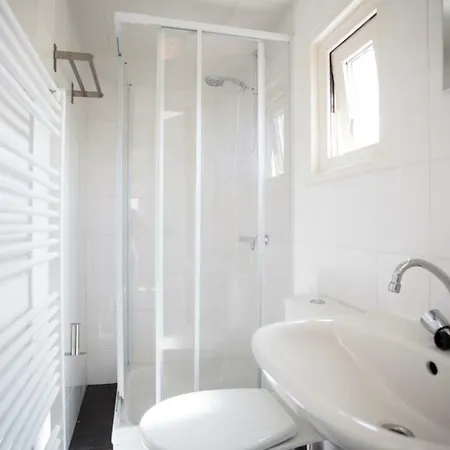 Wh Stacaravan 5 Personen Resort *